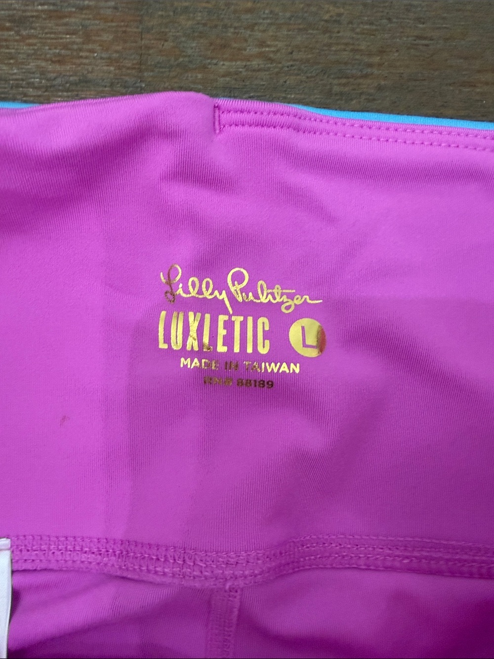 Lilly Pulitzer Bright Pink Colorblock Active Leggings with Peach & White Panels - Picture 4 of 5